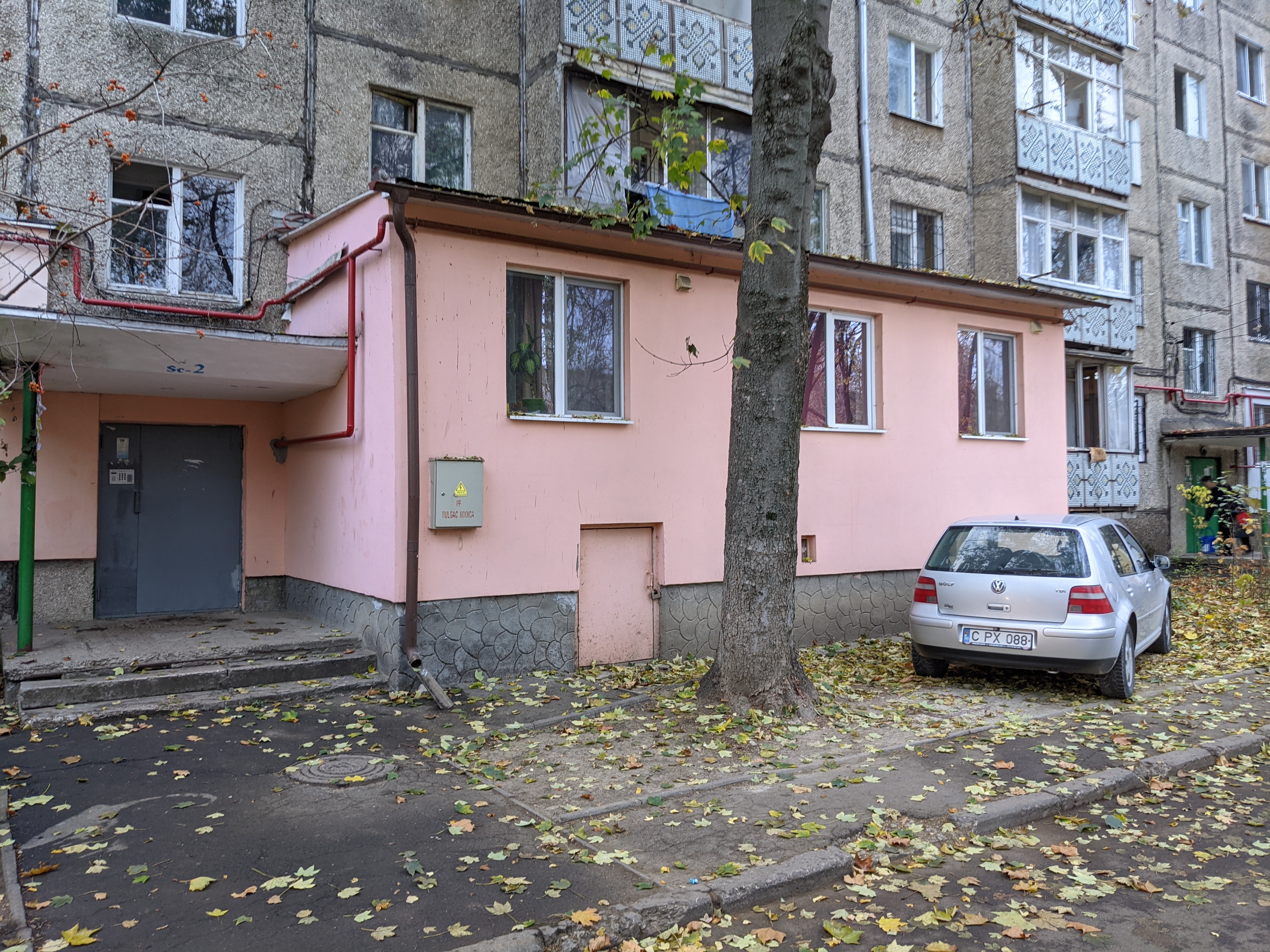 Apartament de vânzare, Chișinău, sec. Botanica, 4 odăi reparate și mobilate, 100 m2, et.1