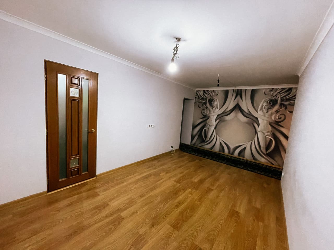 Apartament de vânzare, Chișinău, sec. Botanica, 4 odăi reparate și mobilate, 100 m2, et.1