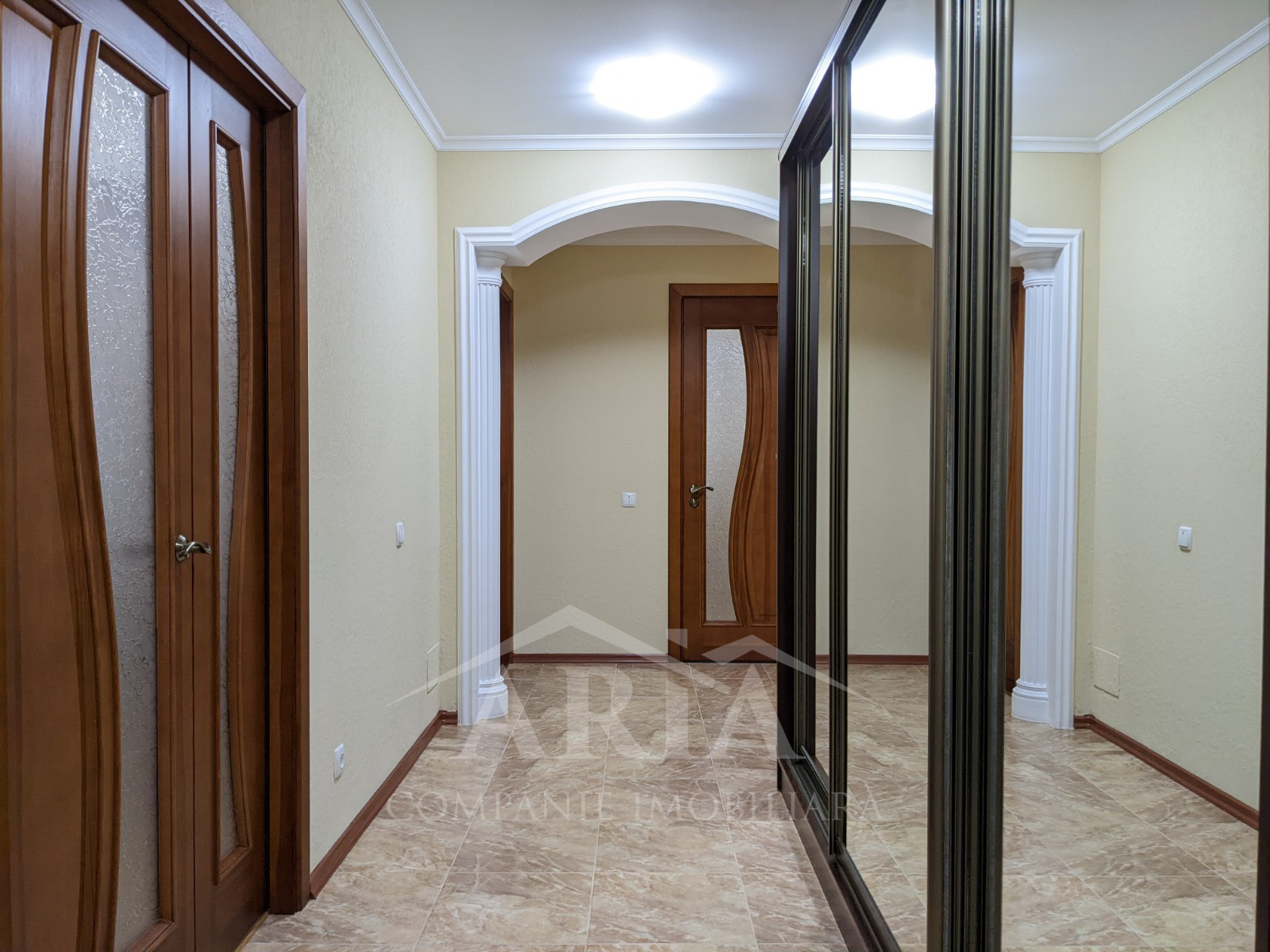 VÂNDUT Apartament de vânzare, Chișinău, sec. Botanica, 3 odăi, 100 m2, et.4