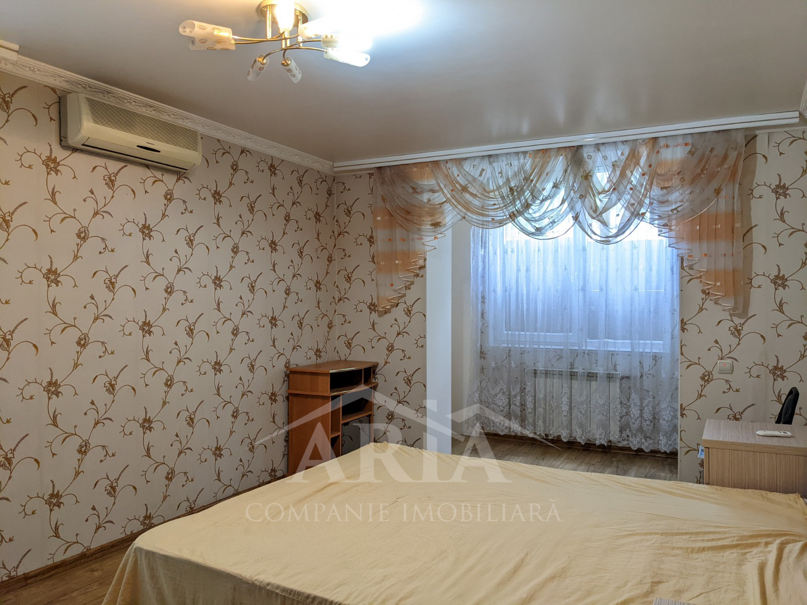 VÂNDUT Apartament de vânzare, Chișinău, sec. Poșta Veche, 1 odaie, euro reparat, 40m2, et.1