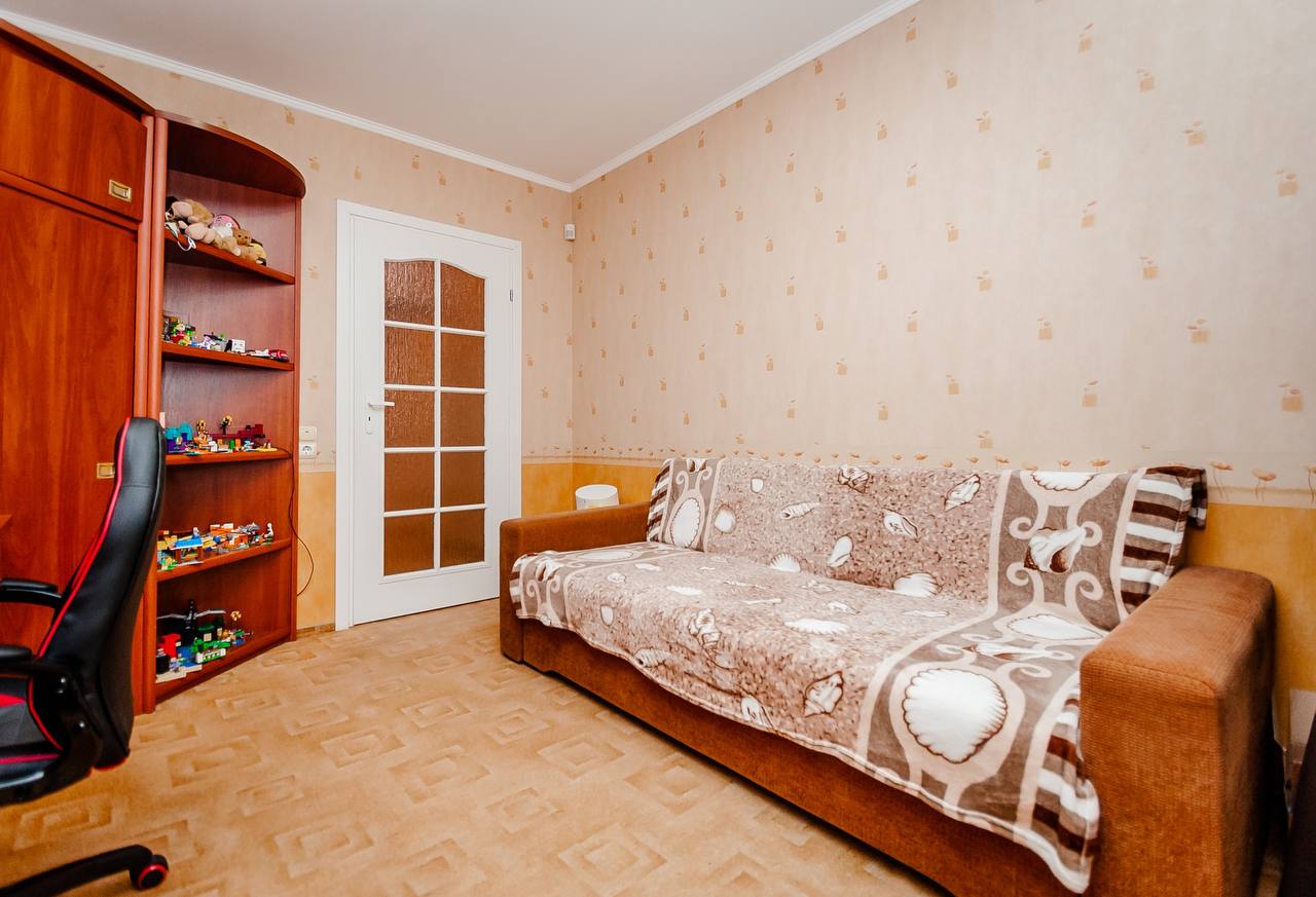 VÂNDUT Apartament de vânzare, Chișinău, sec. Botanica, 3 odăi, mobilat, 70 m2, et.8