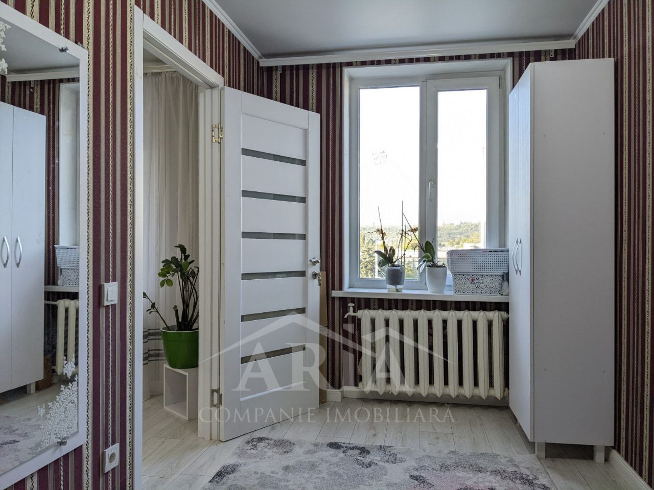 VÂNDUT Apartament de vânzare, Chișinău, sec. Sculeni, 2 odăi, 40 m2, et.4